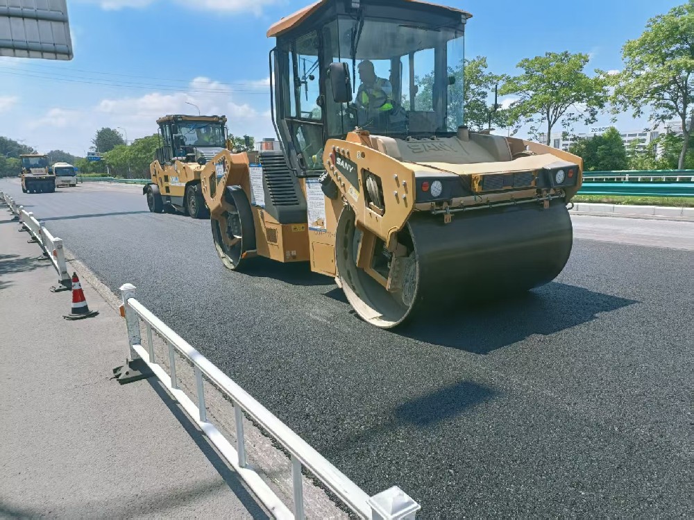 2025.7.25常州高性能抗車轍劑攤鋪現場